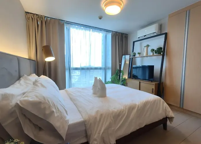 1br Uptown Mall Fountain View In Uptown Bgc Apartment Manila