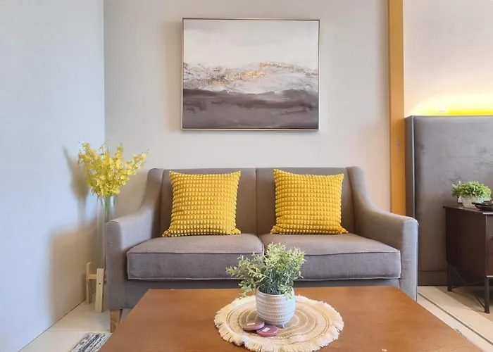 Apartment 1br Uptown Mall Fountain View In Uptown Bgc Manila