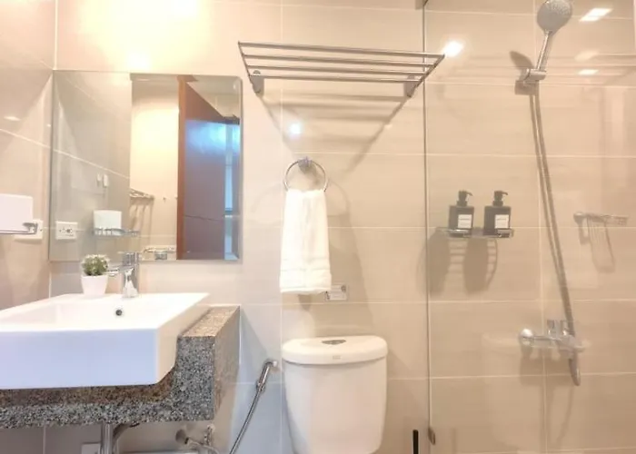 Apartment 1br Uptown Mall Fountain View In Uptown Bgc Manila
